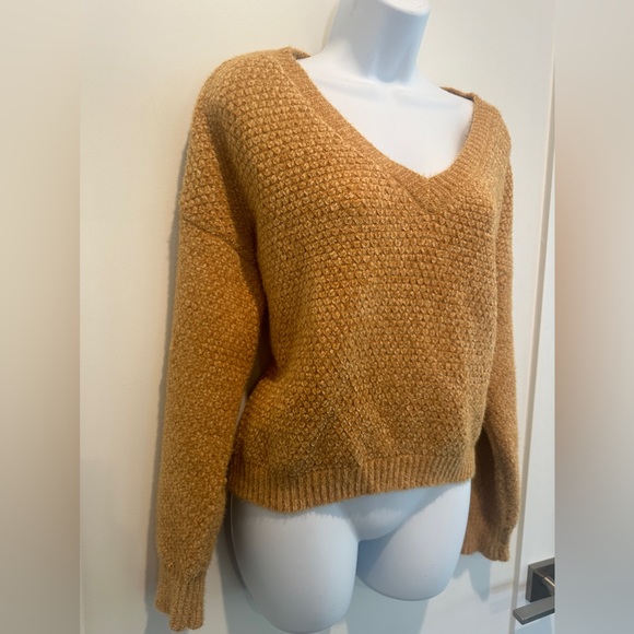 Urban Outfitters: Women’s Drop Shoulder Sweater- Large (tan) - Picture 4 of 5